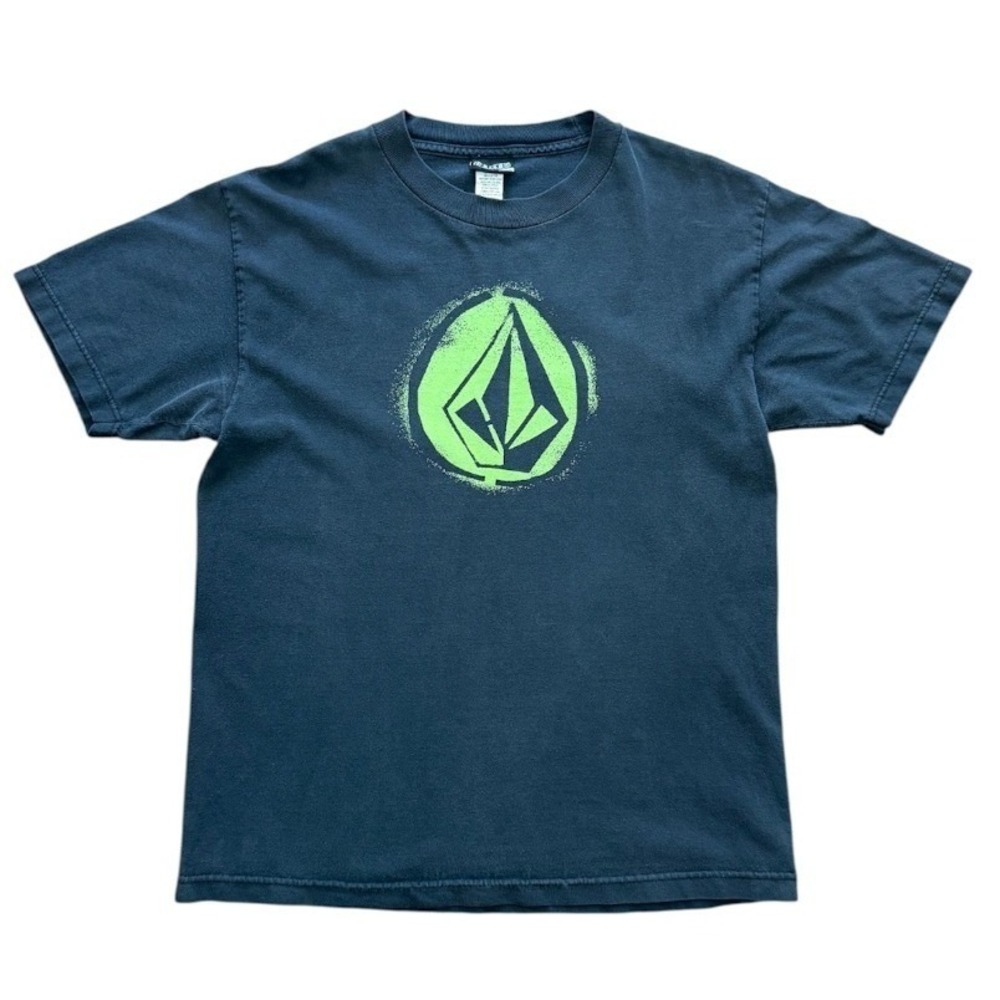 Vintage Y2K Volcom Faded Green Spraypaint Logo Skater Surf Graphic Logo T-shirt